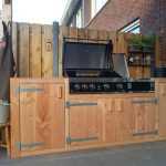 Douglas buitenkeuken voor buiten eten en koken in de tuin met grill en opbergruimte