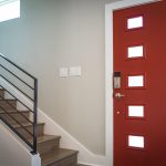 Verschillende materialen voor traprenovatie Amersfoort vergeleken: hout, laminaat en PVC trapbekleding opties.