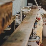 Illustratie over huren van een afvalcontainer voor bouw- en opruimprojecten met tips voor effectieve afvalverwerking