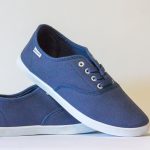 Schoon thuisinterieur zonder schoenen: pantoffels bij ingang, binnenschoenen, hygiënisch en gezond
