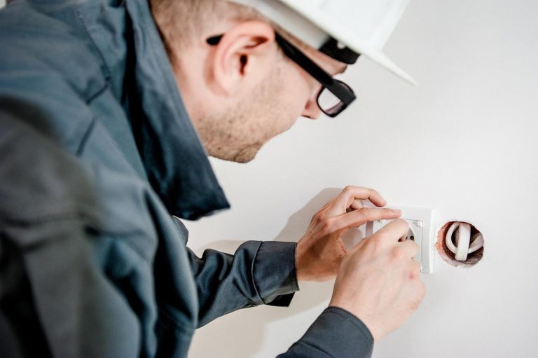 Elektricien Helmond voert veilig professioneel elektricianwerk uit met volledige garantie en duidelijke transparantie