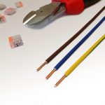 Professionele elektricien in Franeker voert veilige werkzaamheden uit aan elektrische installatie