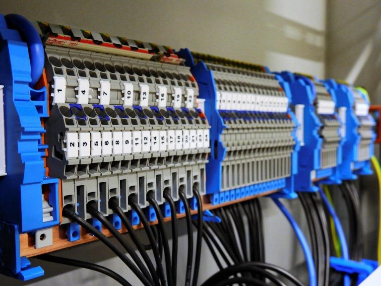 Elektricien Amersfoort voert professionele controle en veilige reparatie uit aan elektrische installatie