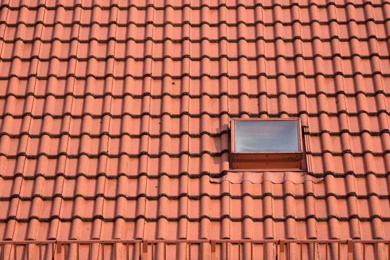 Dakdekker Heemstede voert professioneel dakwerk uit voor onderhoud, reparatie en renovatie van daken