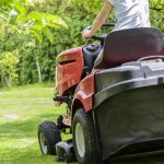 Overzicht van seizoensgerichte woon- en tuinplanning met zones voor ontspanning, werk en opberging