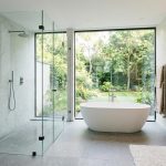 Vergelijking van oud enkel glas en modern isolatieglas voor warmte-isolatie en tochtvrij wonen