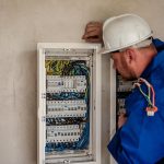 Elektricien Voorschoten voert professionele installatie en reparatie van elektrische systemen uit voor woningen en bedrijven