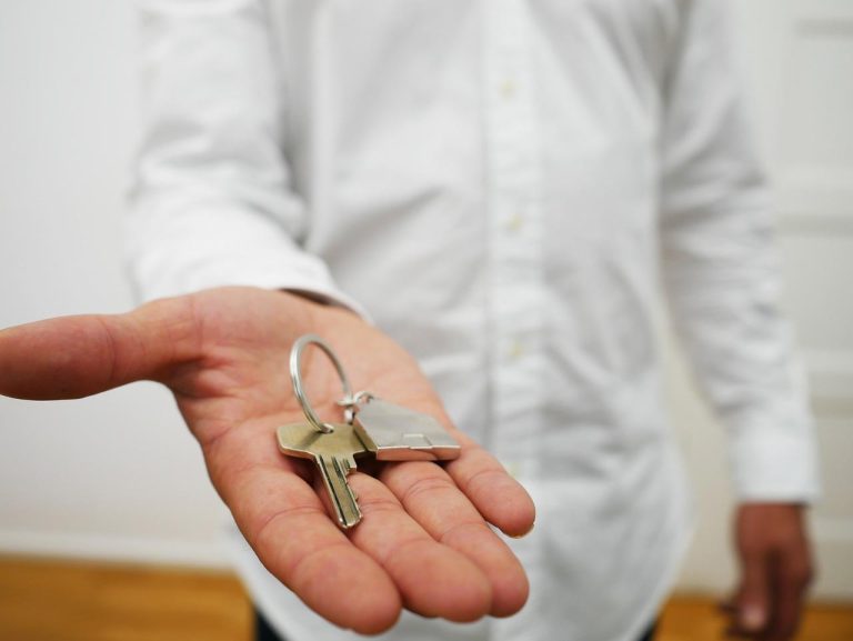 Professionele slotenmaker Woerden biedt spoedservice voor buitensluiting en slotproblemen, beschikbaar 24/7